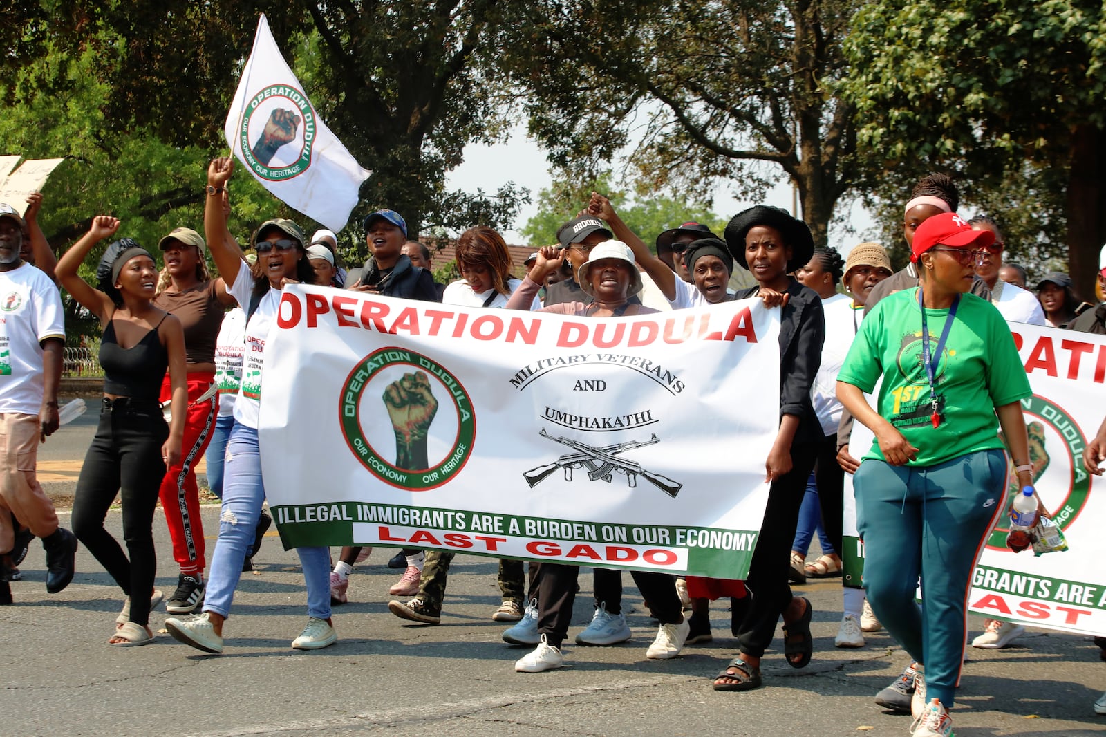 Operation Dudula与其他团体于2026年9月17日在肯普顿公园参加活动，关注近期女性遇害案件。 / Refilwe Khol ...