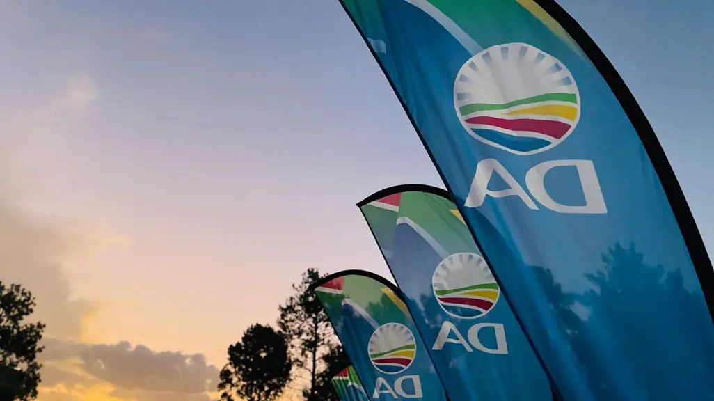 民主联盟旗帜。 / X／@DA_Gauteng