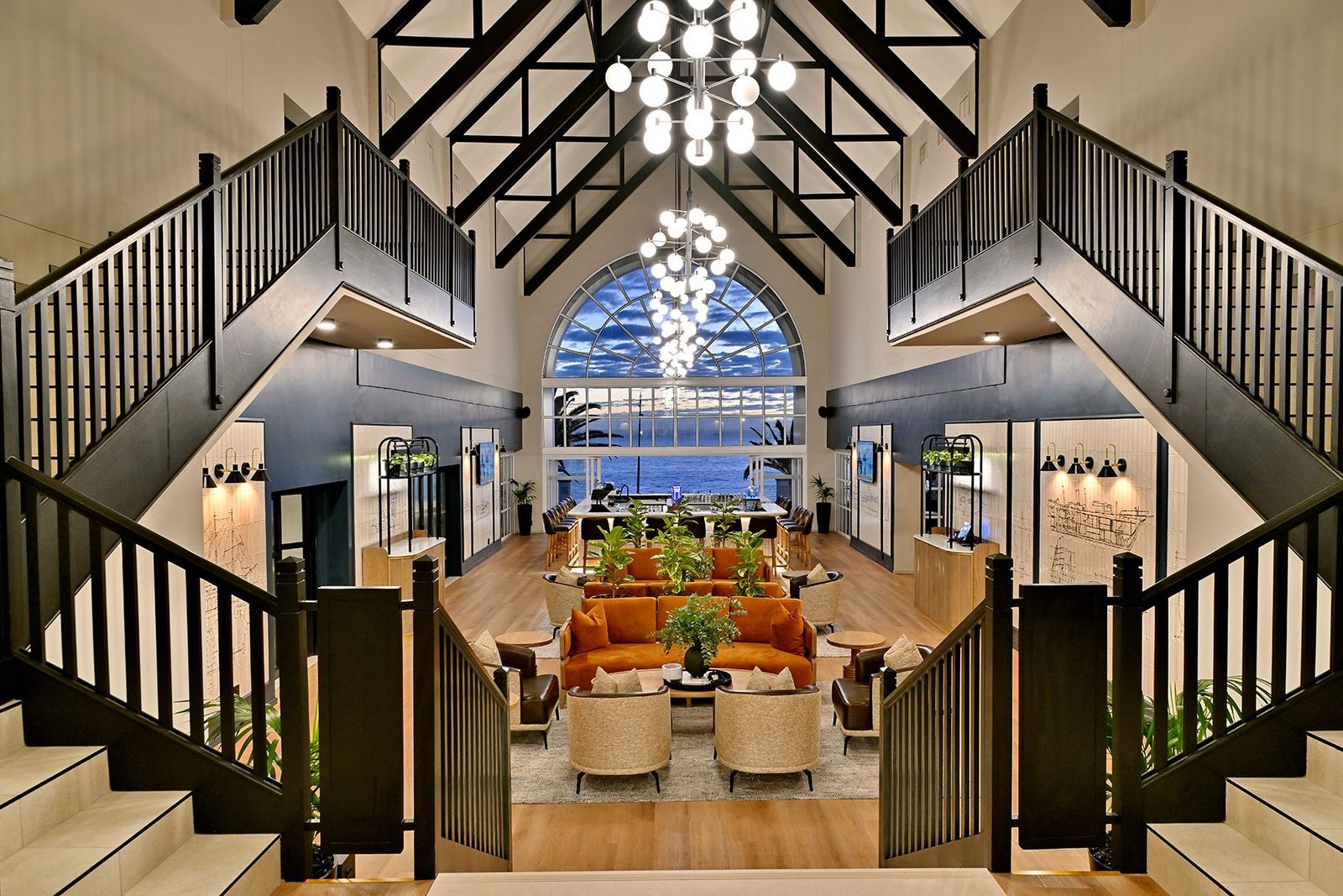 Courtyard酒店翻修后的大堂，内设向公众开放的酒吧。 / 供图／City Lodge Hotels