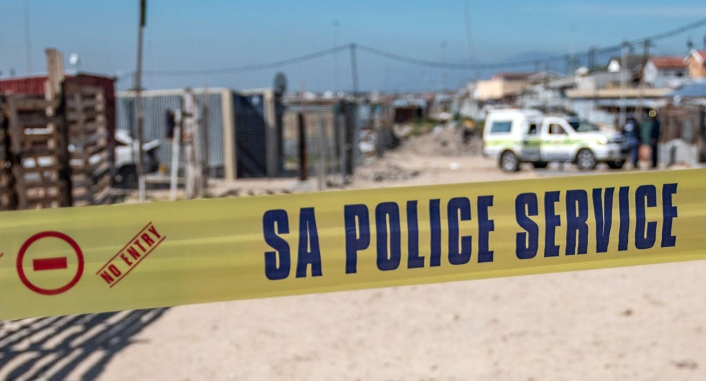 开普敦Lingelethu-West发生枪击，造成三人死亡、一人受伤（报道配图）。 / Brenton Geach/Gallo Images via ...