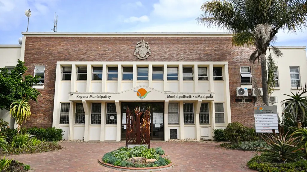 克尼斯纳市政府。 / Parliament