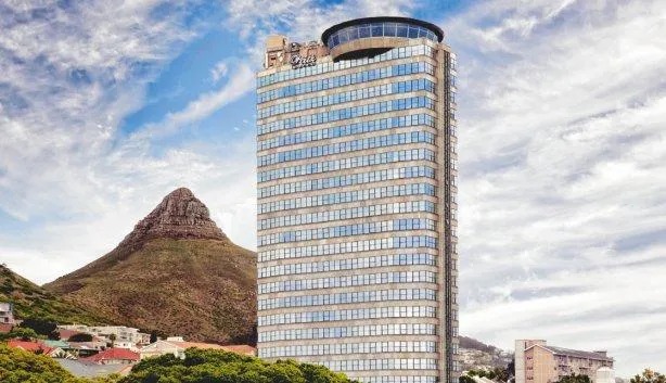 Ritz酒店外观资料图。
