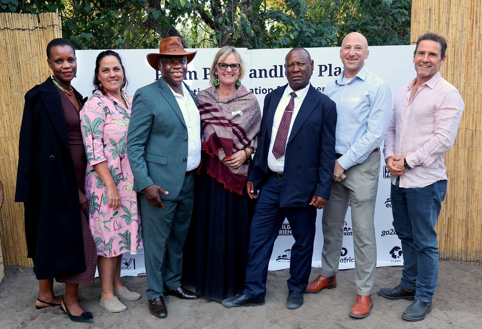 “Panhandle to Plate”活动来宾，左起：Travel for Impact的Gosa Lekoko、Go2Africa的Liesel van Zyl、马 ...