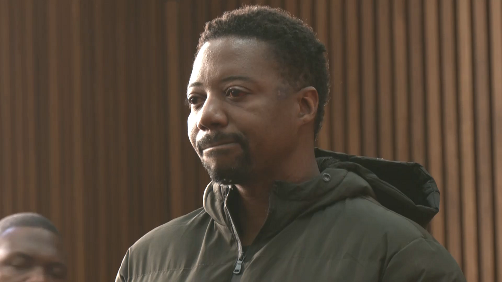 Ndodana Tshuma，涉嫌英国三人谋杀案。 / SABC News