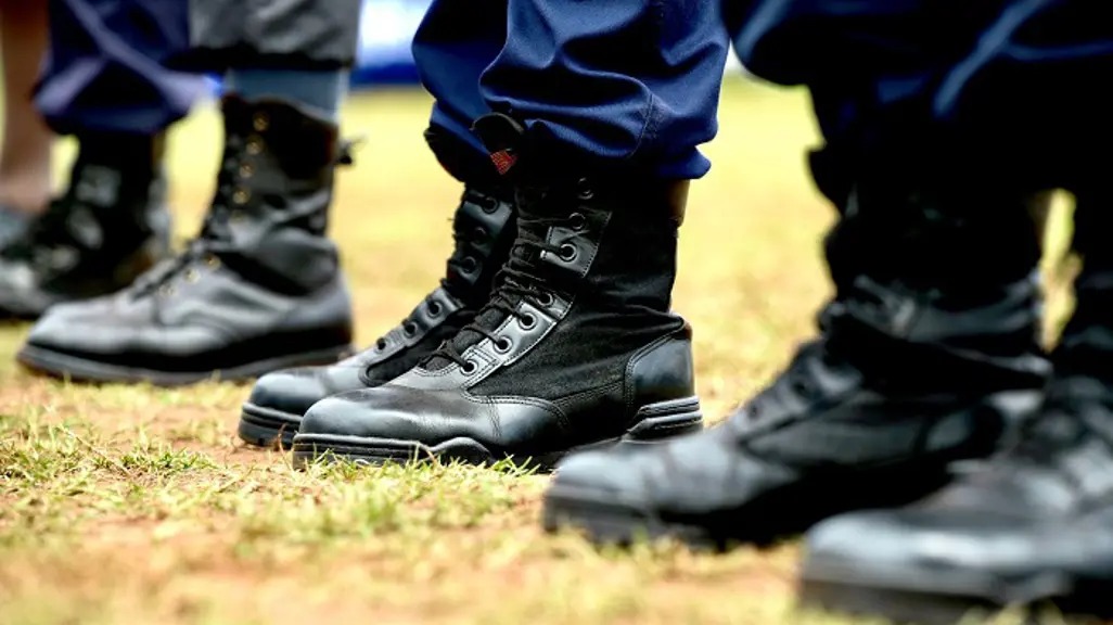 南非警察局（SAPS）警员列队。 / X/SAPoliceService
