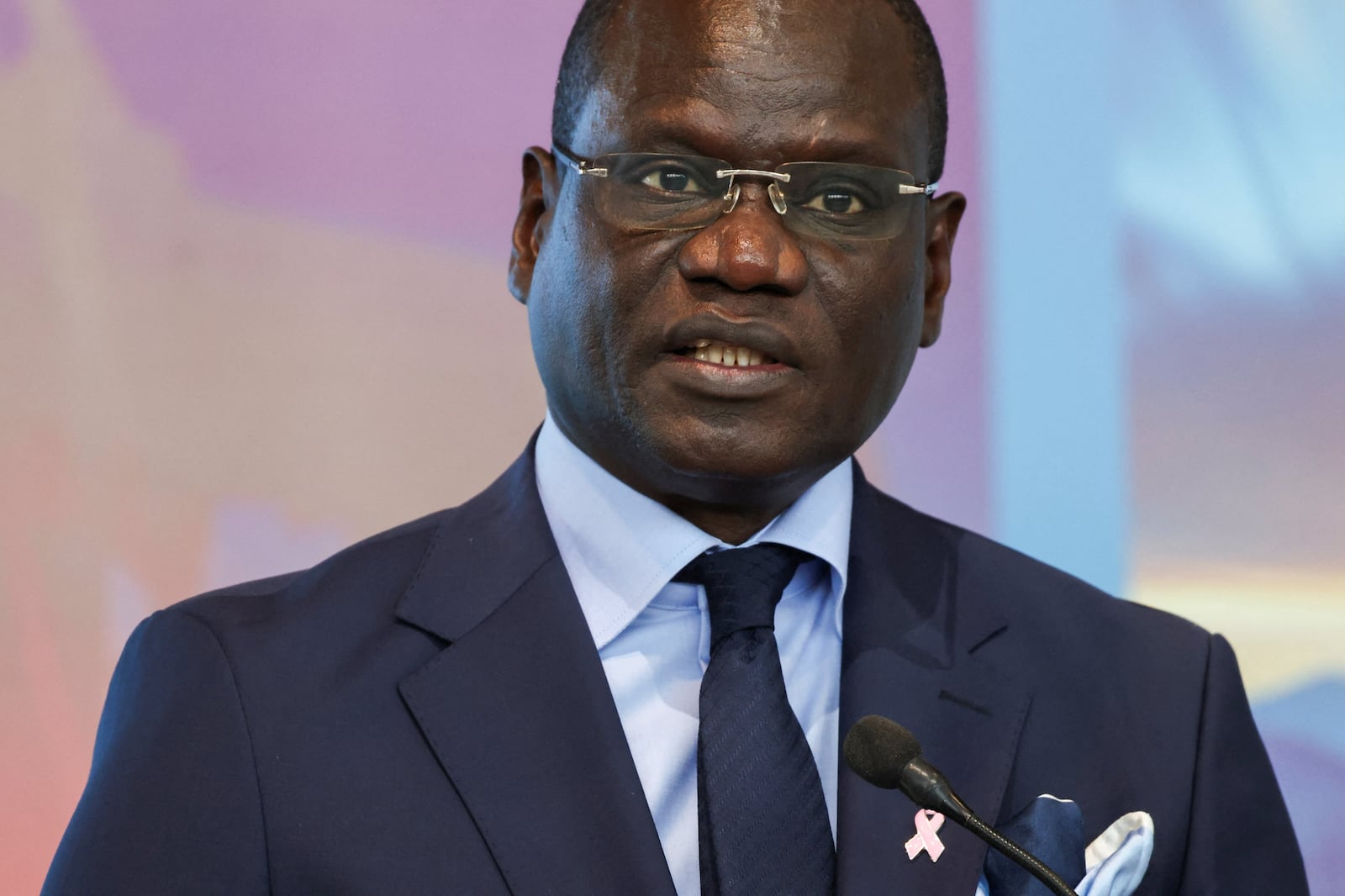 2026年10月1日，塞内加尔能源部长El Hadji Abdourahmane Diouf在达喀尔黑人文明博物馆举行的能源与油气行业 ...