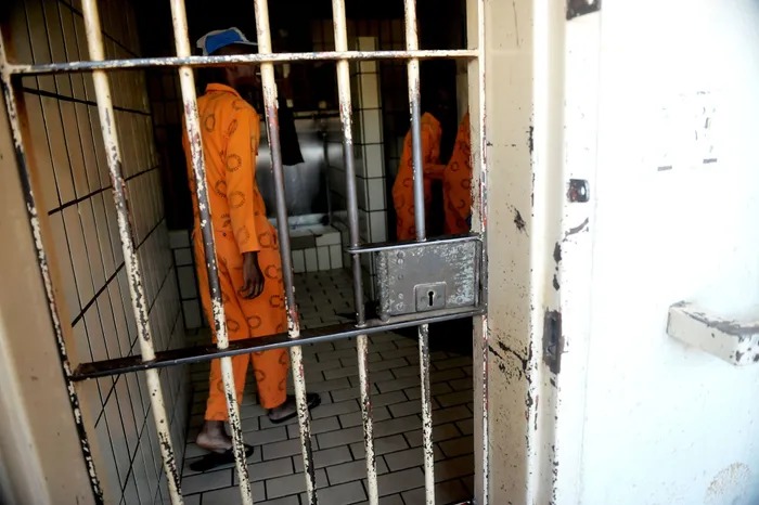 Dutywa银行抢劫案两名被告各获刑20年；案发后曾与警方交火。 / Nokuthula Mbatha/AfricanNewsAgency/ANA ...