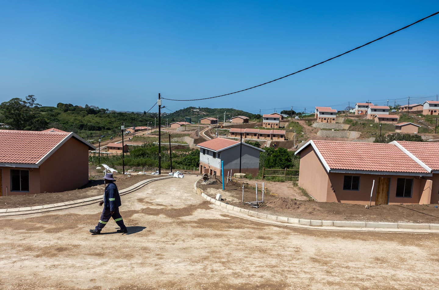 Redcliffe Valley View住房项目计划为600户低收入家庭提供住房及基本服务。 / Sandile Ndlovu ...