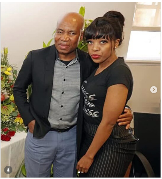 Thembinkosi Ngcobo（左）与Jacinta Ngobese-Zuma。 / Instagram / thembinkosingcobo